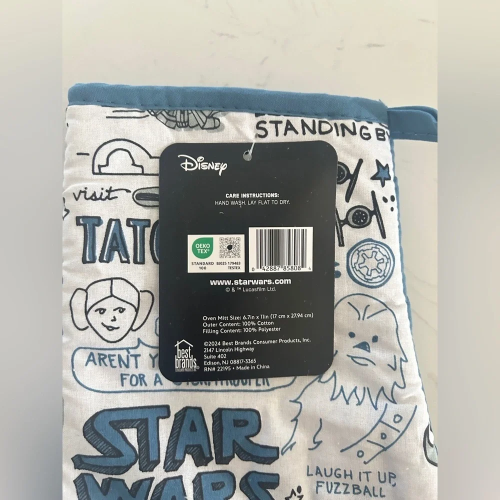 Star Wars “A New Hope” Oven Mitt – Official Disney Merchandise- NWT